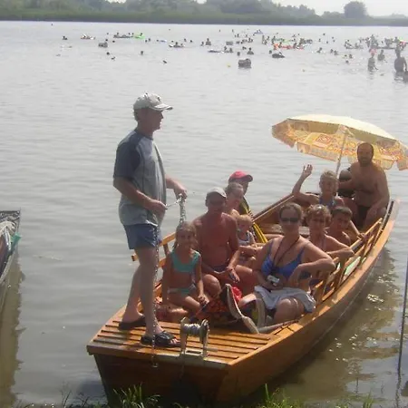 Tuenderfatyol Vendeghaz ゲストハウス Poroszló