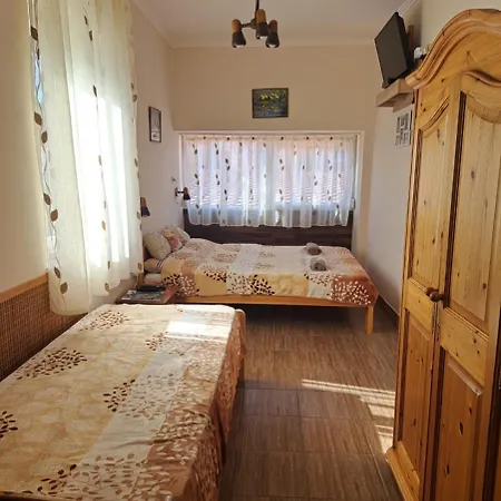 Tuenderfatyol Vendeghaz ゲストハウス Poroszló