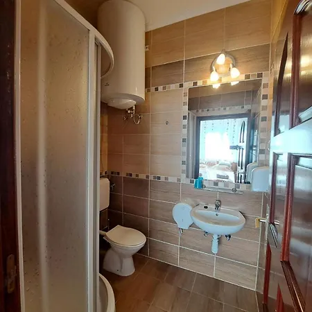 ゲストハウス Tuenderfatyol Vendeghaz Poroszló