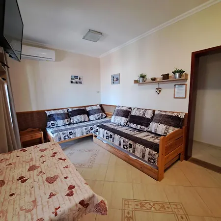 Tuenderfatyol Vendeghaz ゲストハウス 3*