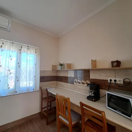 Tuenderfatyol Vendeghaz ゲストハウス 3*