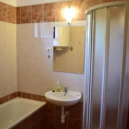 Tuenderfatyol Vendeghaz 3*