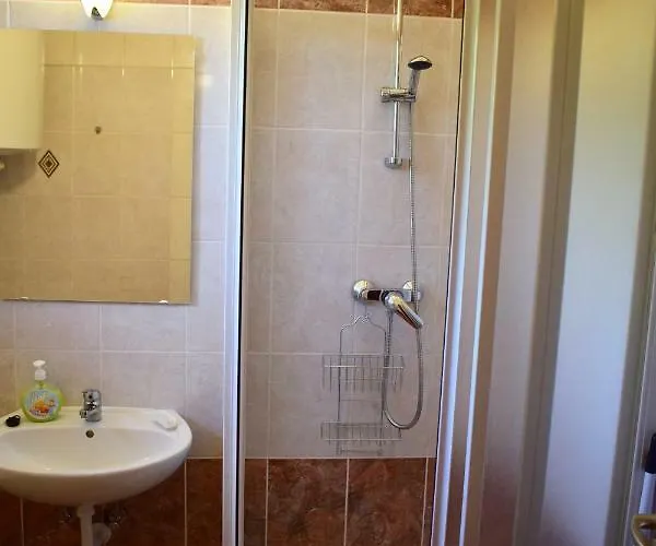 Tuenderfatyol Vendeghaz Vendégház